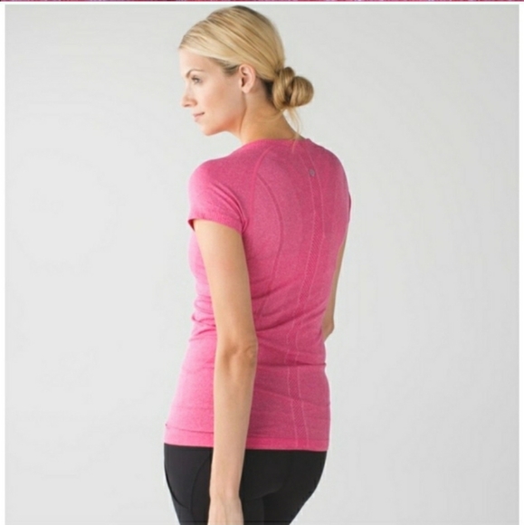 Swiftly Size 6 Pink Short Sleeve Athletic Top - Picture 2 of 8
